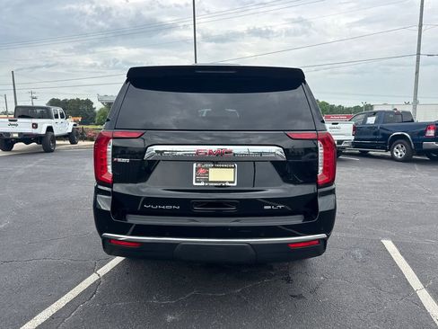 Used 2023 GMC Yukon XL SLT w/ SLT Luxury Package AWD/4WD image 7