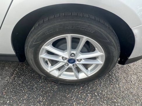 Used 2018 Ford Focus SE FWD image 8