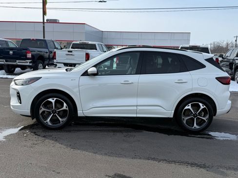 Used 2023 Ford Escape ST-Line Elite image 5