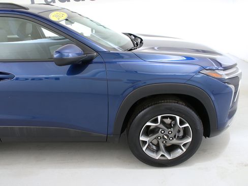 Used 2024 Chevrolet Trax LT w/ Driver Confidence Package FWD image 11