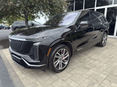 Used 2026 Cadillac Vistiq Sport w/ LPO, Floor Liner Package AWD/4WD image 3