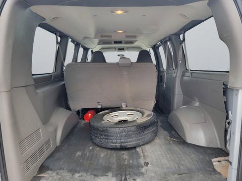 Used 2015 Chevrolet Express 2500 LS image 10
