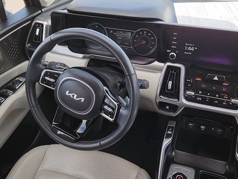 Used 2023 Kia Sorento EX AWD/4WD image 5