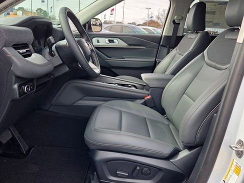 New 2026 Ford Explorer Active w/ Active Comfort Package image 12