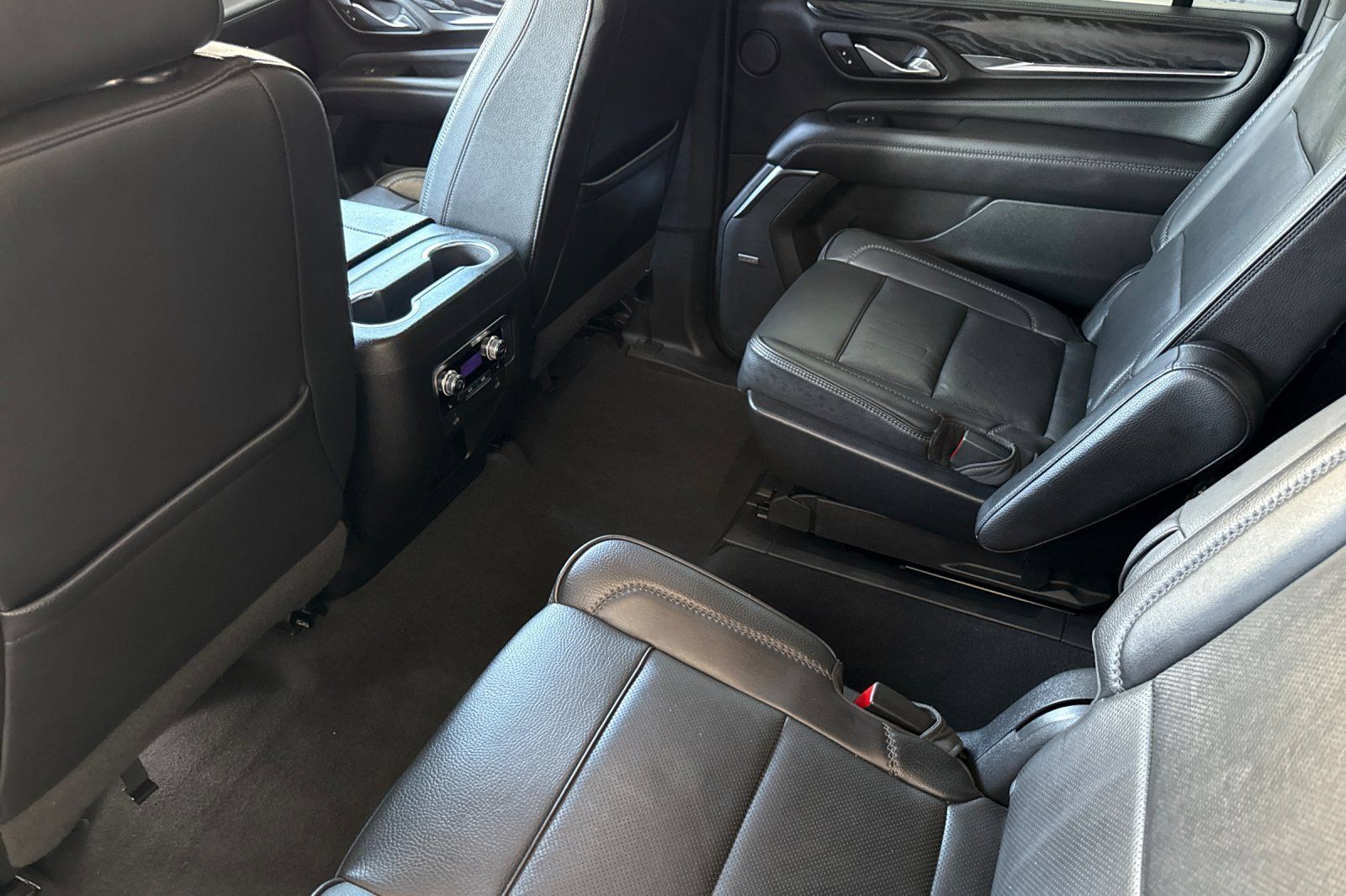 Used 2022 GMC Yukon XL Denali AWD/4WD image 12