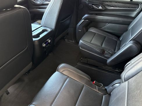 Used 2022 GMC Yukon XL Denali AWD/4WD image 12