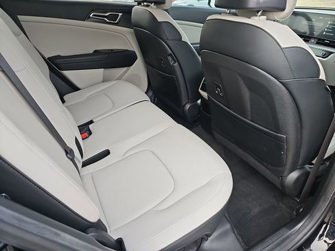 Used 2023 Kia Sportage EX image 13