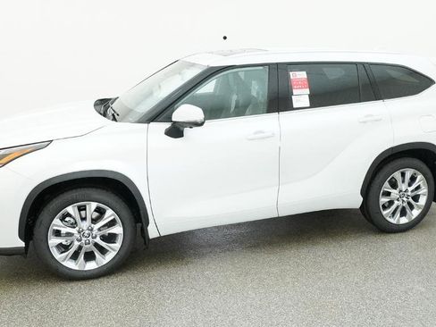 New 2026 Toyota Highlander Limited AWD/4WD image 8