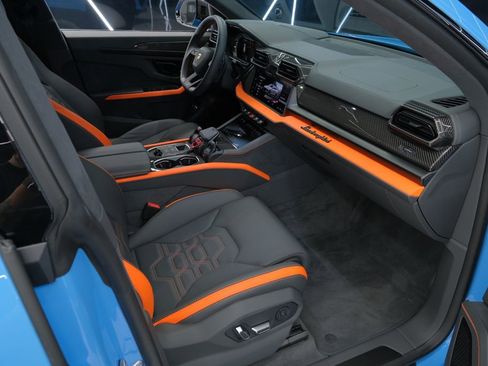 Used 2025 Lamborghini Urus SE AWD/4WD image 51