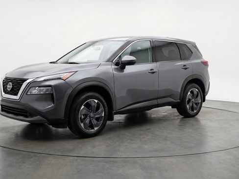 Used 2025 Nissan Rogue SV FWD image 3