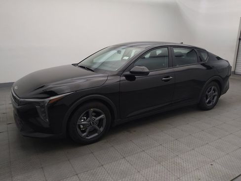 Used 2025 Kia K4 LXS image 2