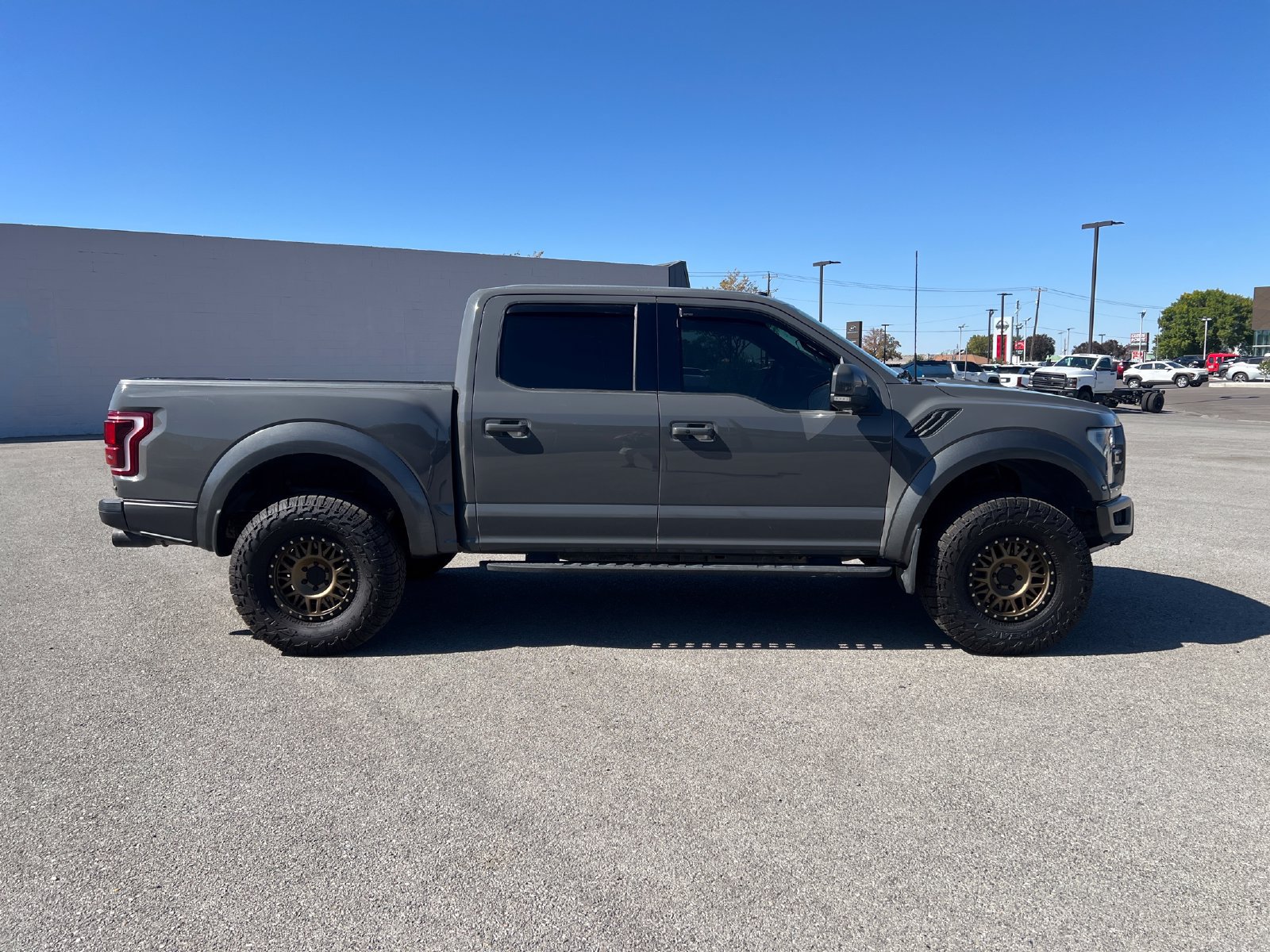 Used 2018 Ford F150 Raptor w/ Equipment Group 802A Luxury AWD/4WD image 2