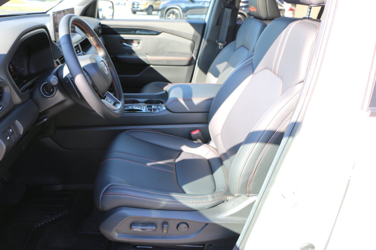 Used 2026 Honda Pilot TrailSport image 30