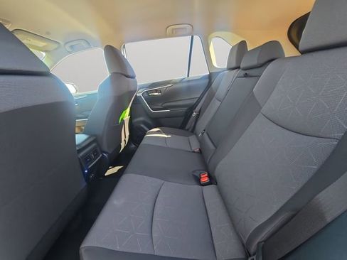 Used 2025 Toyota RAV4 XLE AWD/4WD image 12