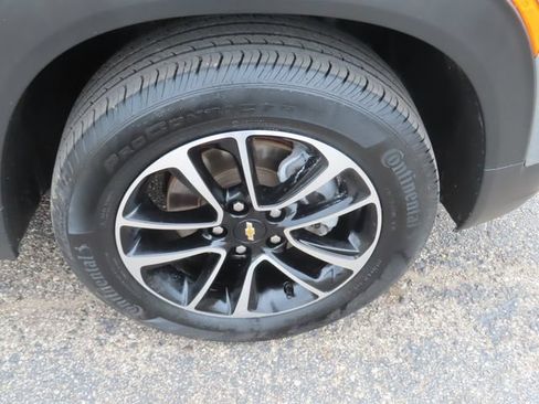Used 2025 Chevrolet TrailBlazer LT AWD/4WD image 11
