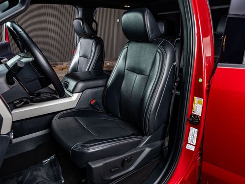 Used 2022 Ford F250 Lariat w/ Black Appearance Package image 28