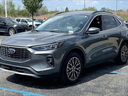 Used 2023 Ford Escape SE w/ PHEV Premium Package FWD image 5