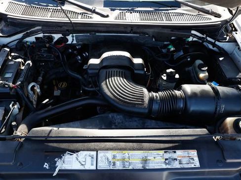 Used 2002 Ford Expedition XLT image 23