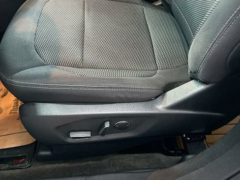 Used 2017 Ford Explorer XLT AWD/4WD image 19