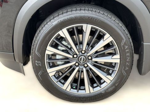 New 2026 Nissan Pathfinder Platinum FWD image 12