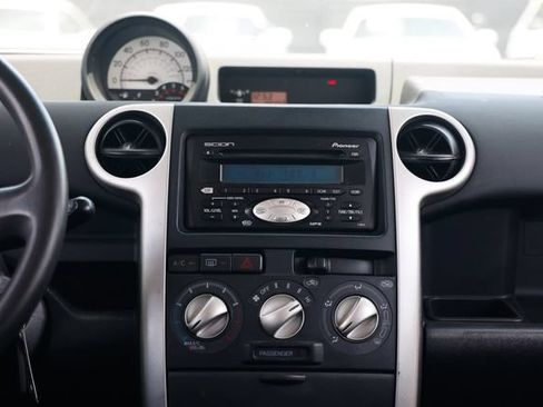 Used 2005 Scion xB FWD image 29