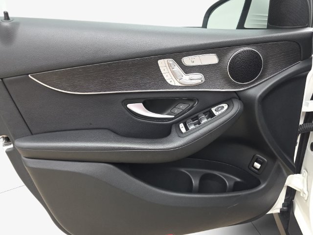 Used 2022 Mercedes-Benz GLC 300 4MATIC image 26