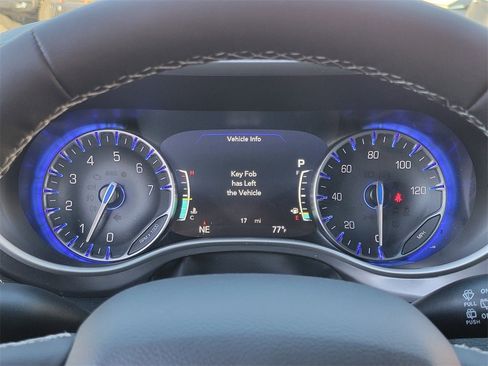 New 2026 Chrysler Pacifica Select image 7