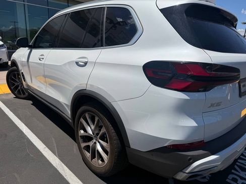 Used 2024 BMW X5 xDrive40i w/ Premium Package AWD/4WD image 4