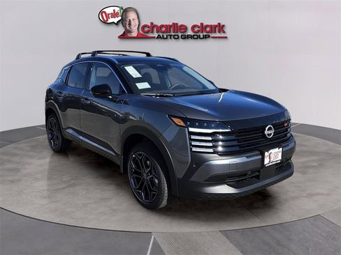 New 2026 Nissan Kicks SR image 8