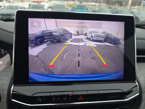 Used 2022 Jeep Compass Latitude image 28