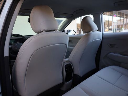 Used 2025 Hyundai Kona SEL image 18