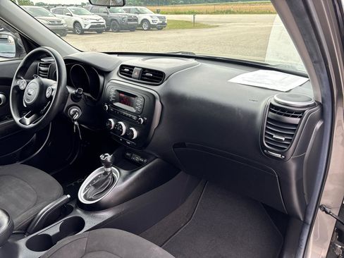 Used 2016 Kia Soul FWD image 23