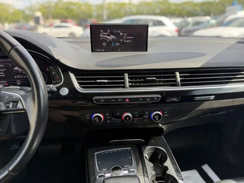 Used 2019 Audi Q7 3.0T Premium Plus w/ Premium Plus Package AWD/4WD image 32