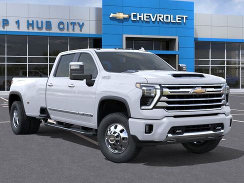 New 2026 Chevrolet Silverado 3500 High Country w/ Technology Package AWD/4WD image 7