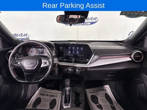 Used 2024 Chevrolet Trax RS w/ Sunroof Package FWD image 9