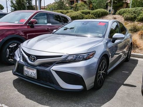 Used 2022 Toyota Camry SE w/ Convenience Package AWD/4WD image 6