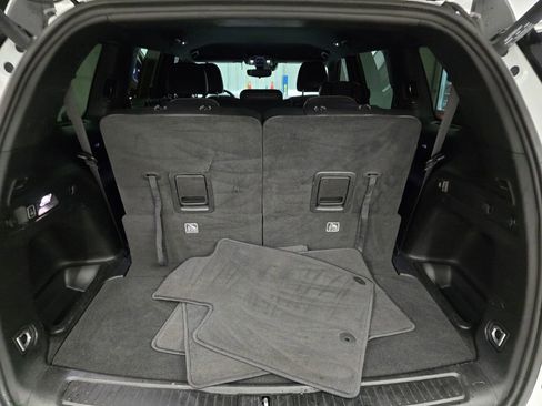 Used 2023 Jeep Grand Cherokee L Laredo image 38