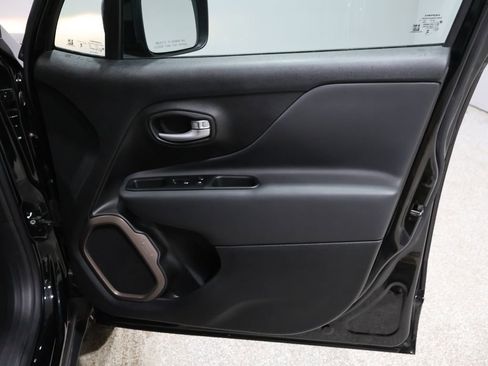 Used 2023 Jeep Renegade Latitude image 23