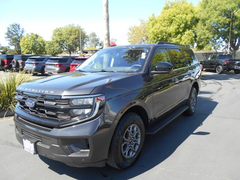 Certified 2025 Ford Expedition Active RWD image 1