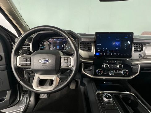 Used 2024 Ford Expedition XLT image 14