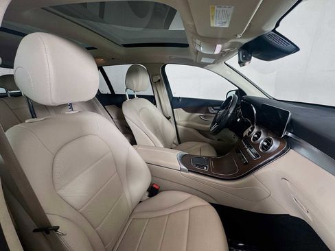 Used 2022 Mercedes-Benz GLC 300 4MATIC image 28