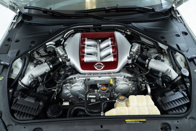 Used 2015 Nissan GT-R Black Edition AWD/4WD image 35