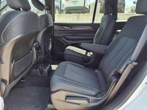 Used 2024 Jeep Grand Cherokee L Laredo AWD/4WD image 15