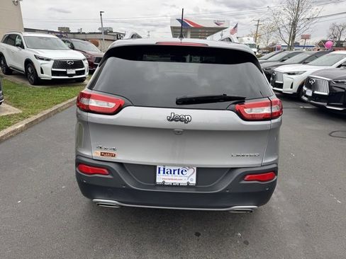Used 2018 Jeep Cherokee Limited image 6