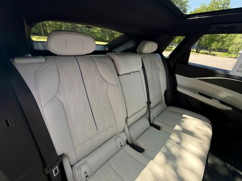 Used 2024 Cadillac Lyriq Sport RWD image 27