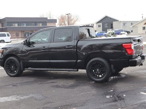 Used 2018 Nissan Titan SV w/ SV Convenience Package image 8