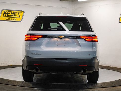 Used 2023 Chevrolet Traverse LT image 3