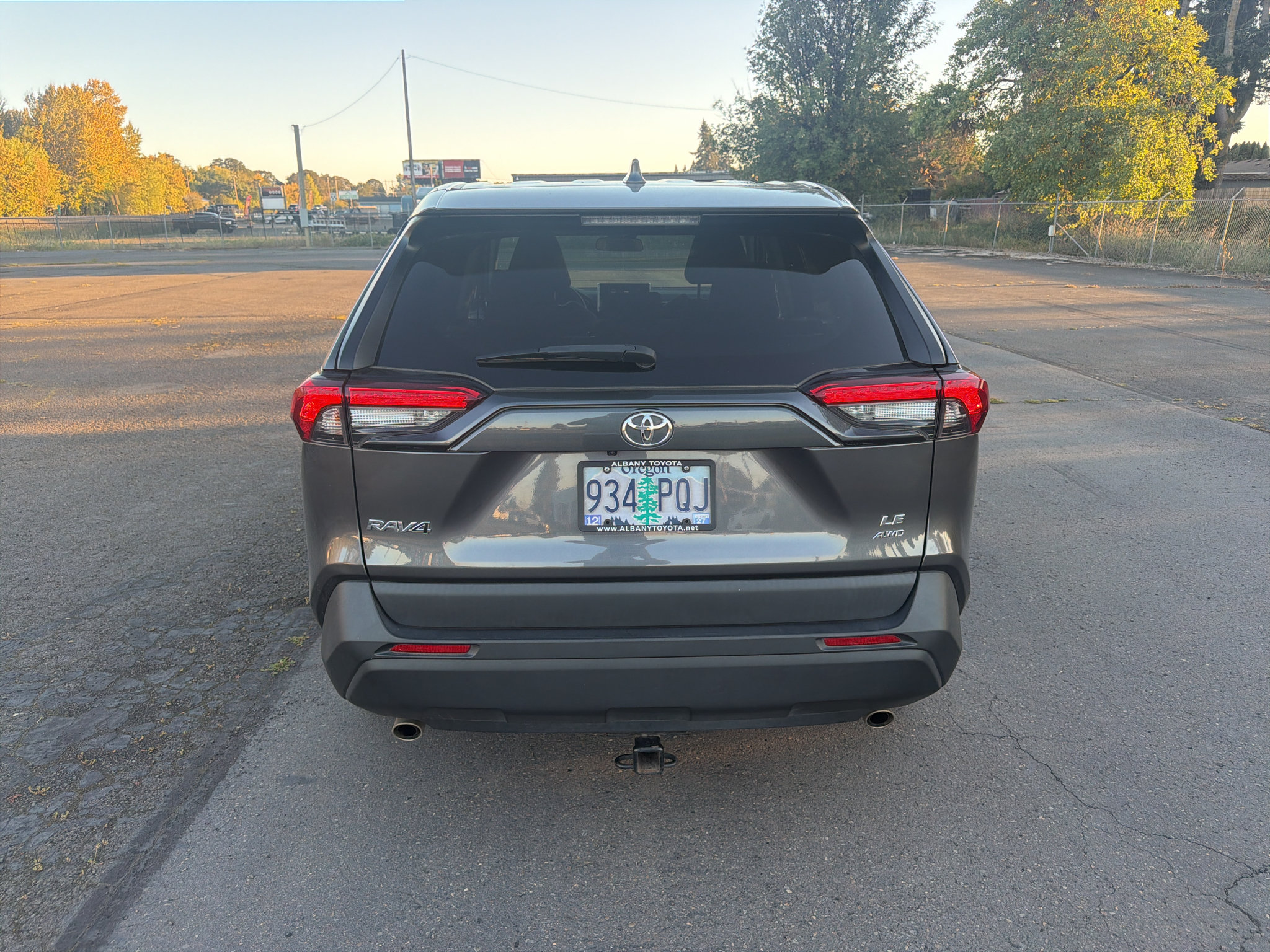 Used 2024 Toyota RAV4 LE AWD/4WD image 5