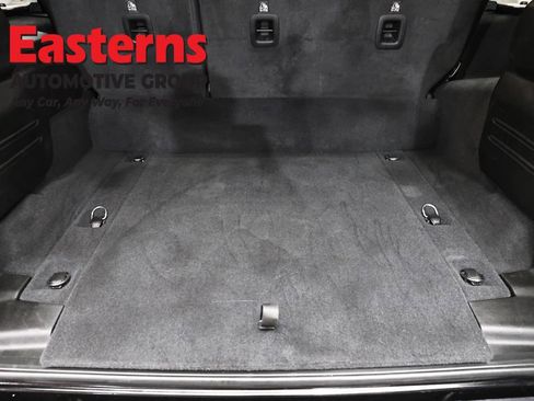 Used 2025 Jeep Wrangler Unlimited Sahara AWD/4WD image 9