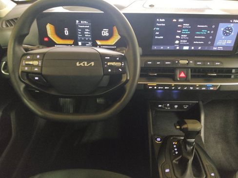 Used 2025 Kia K4 FWD image 22
